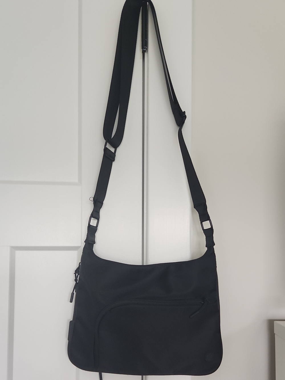 Kyodan Black Crossbody Bag - Adjustable Strap